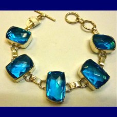 bracelet..blue topaz